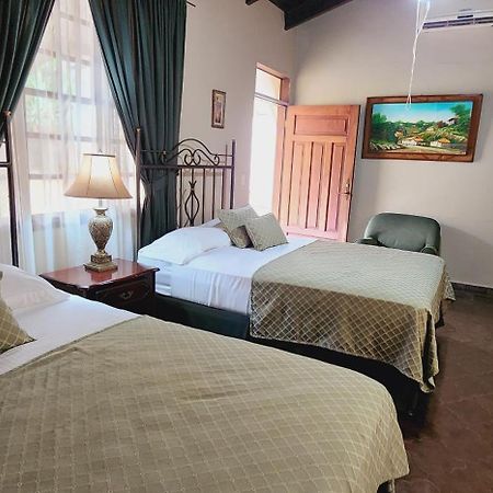 Camilas Hotel San Pedro Sula Dış mekan fotoğraf