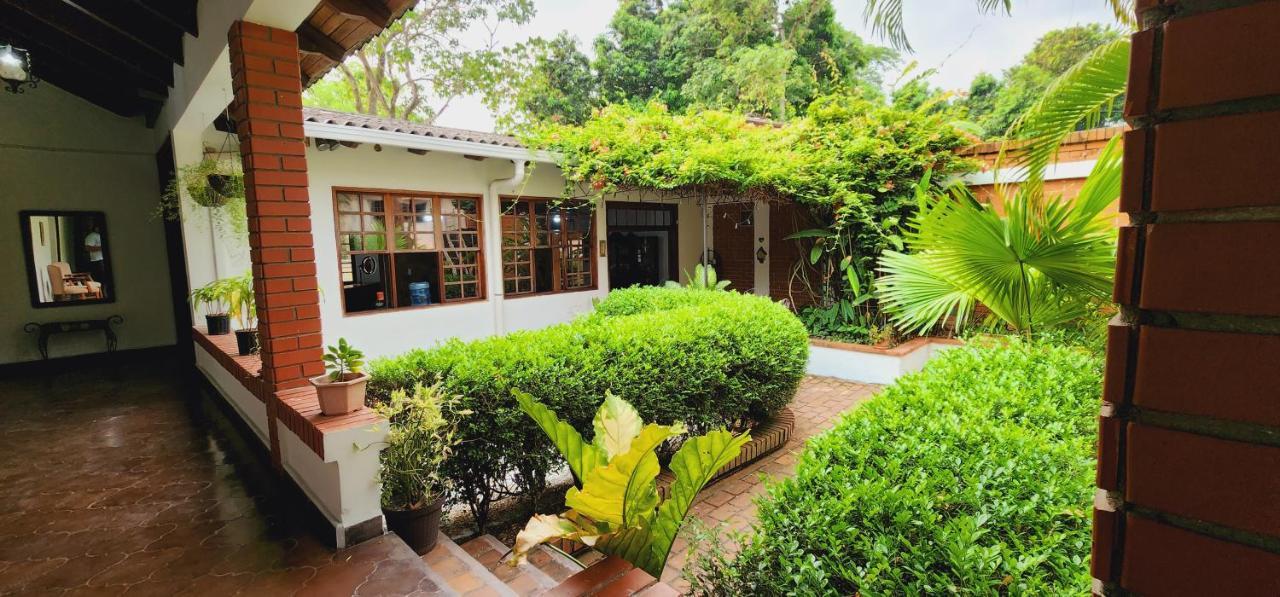 Camilas Hotel San Pedro Sula Dış mekan fotoğraf