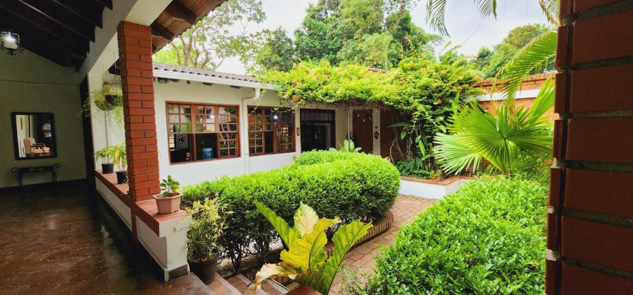 Camilas Hotel San Pedro Sula Dış mekan fotoğraf