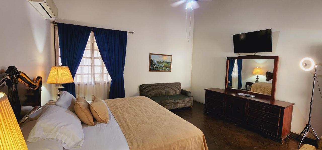 Camilas Hotel San Pedro Sula Dış mekan fotoğraf